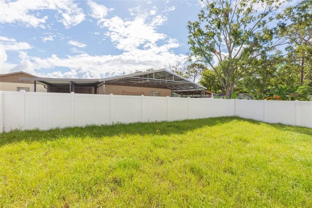 7205 LOIS AVENUE Tampa, FL 33614