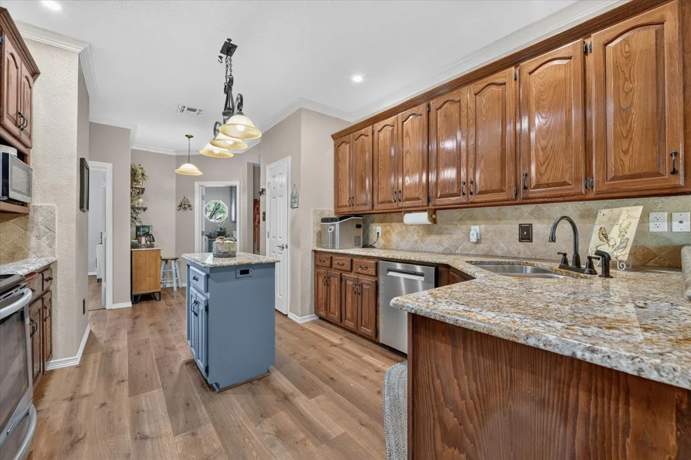 224 Rob Lane Hudson Oaks, TX 76087
