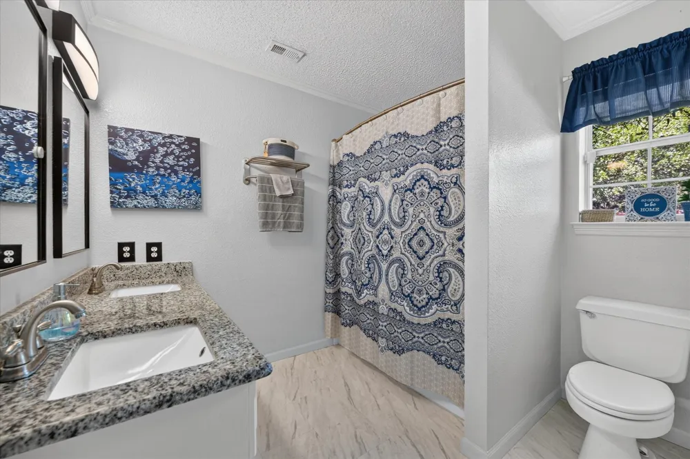 224 Rob Lane Hudson Oaks, TX 76087