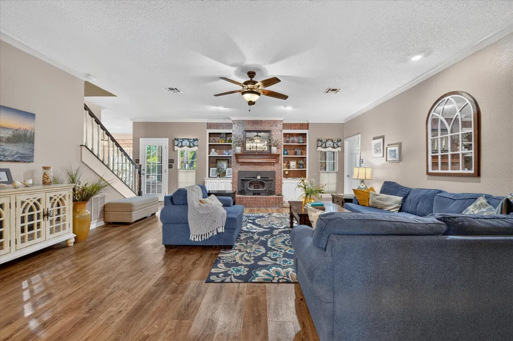 224 Rob Lane Hudson Oaks, TX 76087