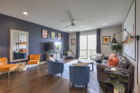 64 Fern Ave #5
