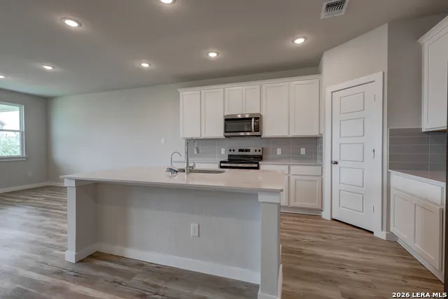 8650 RUCKER POND TRAIL San Antonio, TX 78252