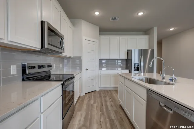 8650 RUCKER POND TRAIL San Antonio, TX 78252