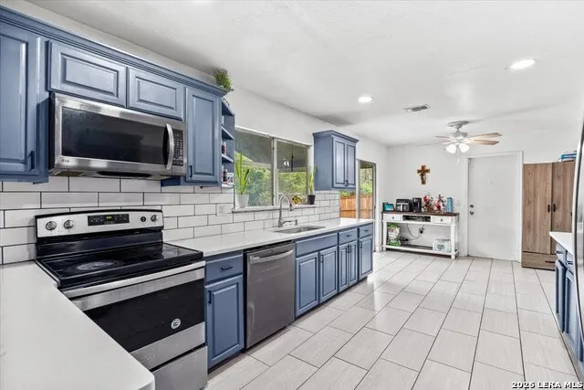 7910 VALLEY TRL San Antonio, TX 78250