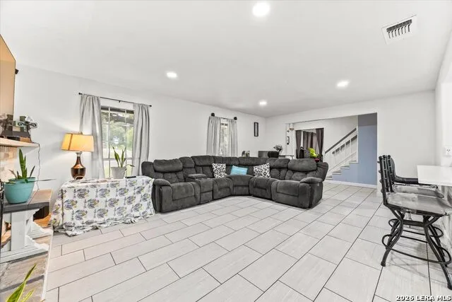 7910 VALLEY TRL San Antonio, TX 78250