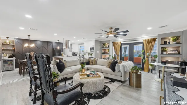 125 Rilla Vista San Antonio, TX 78216