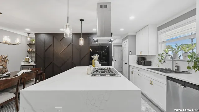 125 Rilla Vista San Antonio, TX 78216