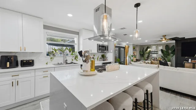125 Rilla Vista San Antonio, TX 78216