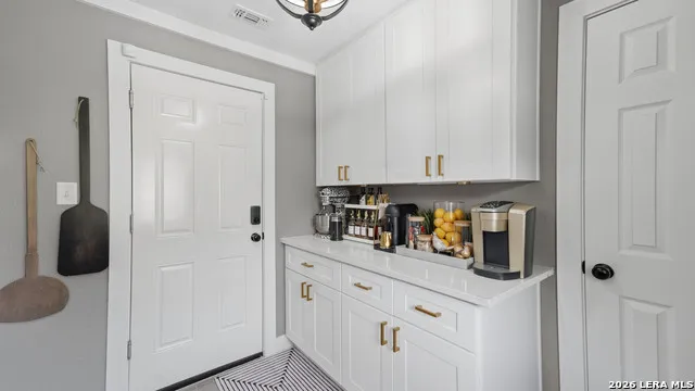 125 Rilla Vista San Antonio, TX 78216