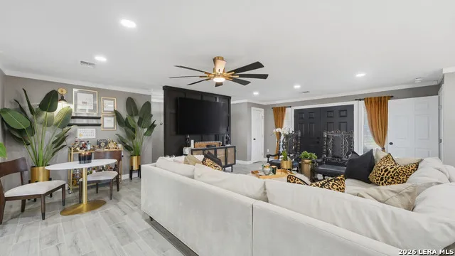 125 Rilla Vista San Antonio, TX 78216