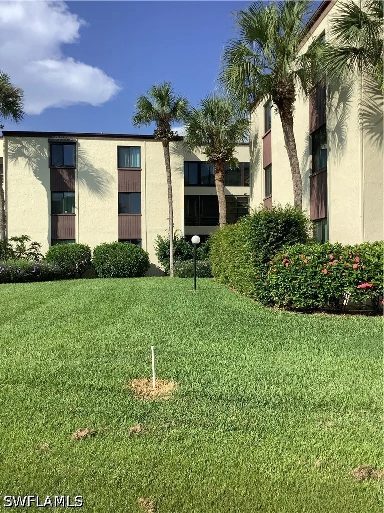 Boca Ciega Drive #105 Naples, FL 34112