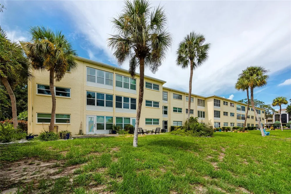 821 DELEON COURT #309 Dunedin, FL 34698