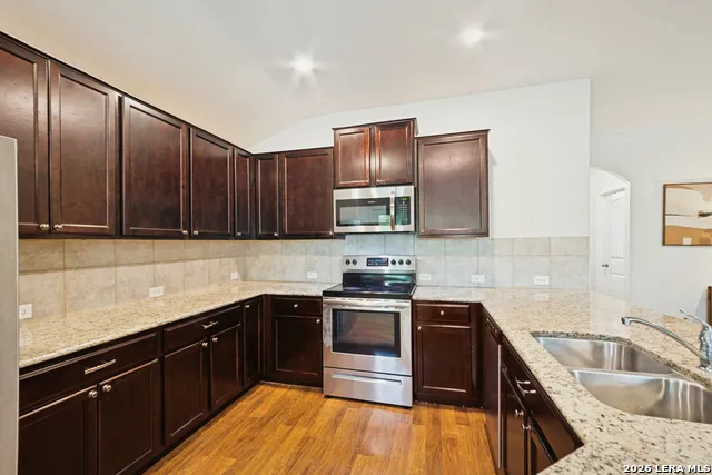 7327 Equinox Corner San Antonio, TX 78252