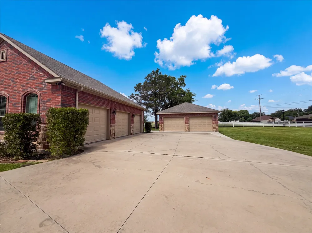 8580 Cedar Creek Lane Greenville, TX 75402