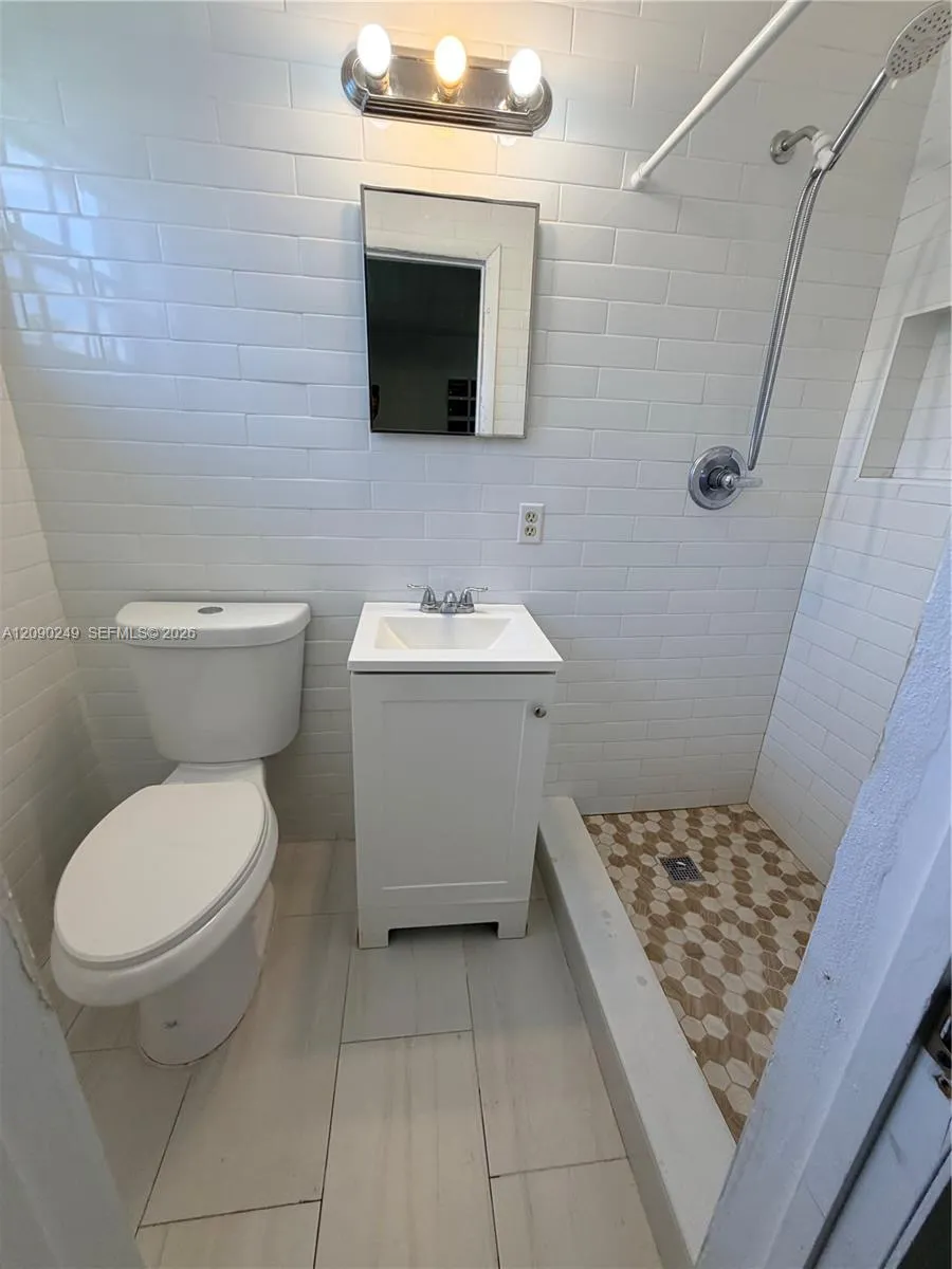 260 W 15th St #0 Hialeah, FL 33010