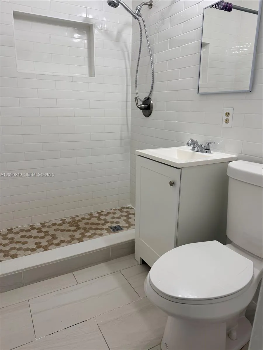 260 W 15th St #0 Hialeah, FL 33010