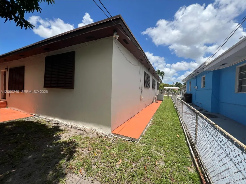 260 W 15th St #0 Hialeah, FL 33010