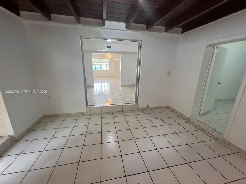 260 W 15th St #0 Hialeah, FL 33010