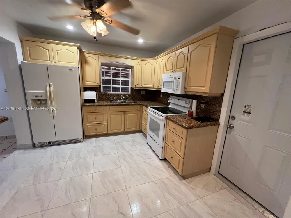 260 W 15th St #0 Hialeah, FL 33010