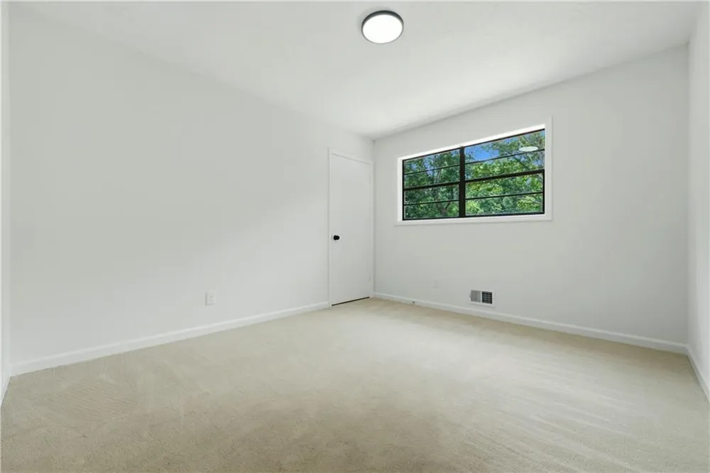 411 Hunters Lane Woodstock, GA 30189