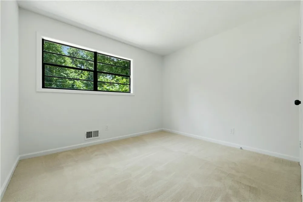 411 Hunters Lane Woodstock, GA 30189