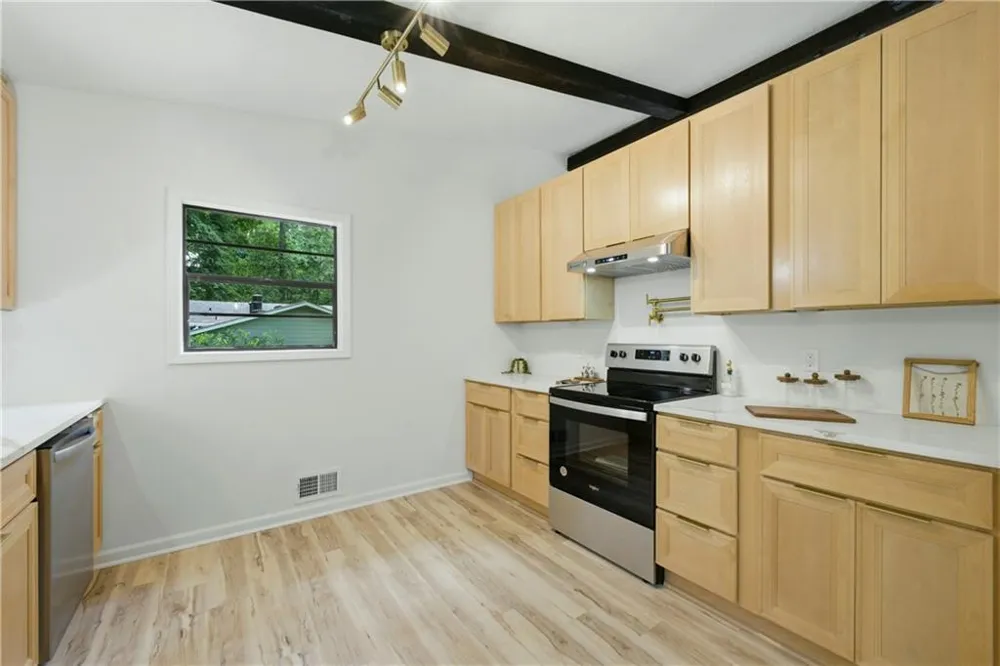 411 Hunters Lane Woodstock, GA 30189