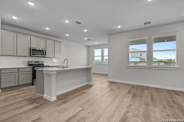 8654 RUCKER POND TRAIL San Antonio, TX 78252