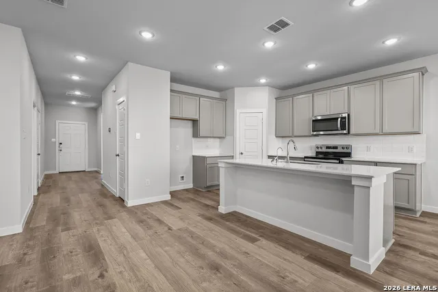 8654 RUCKER POND TRAIL San Antonio, TX 78252