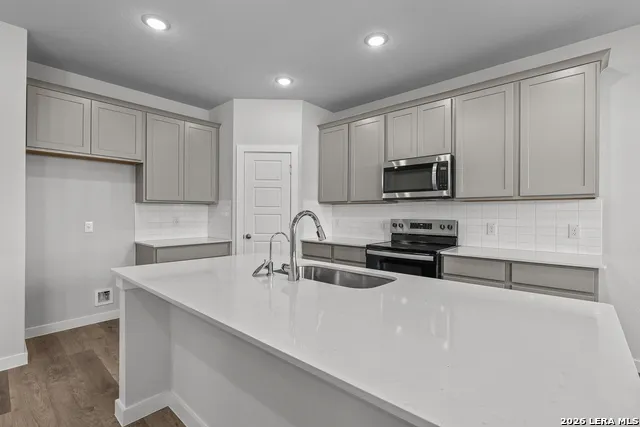 8654 RUCKER POND TRAIL San Antonio, TX 78252