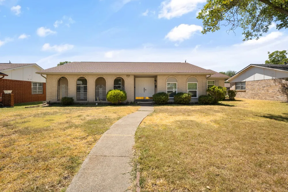2107 Aloha Drive Mesquite, TX 75150
