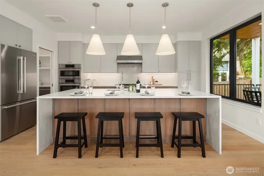 6214 40th Avenue NE Seattle, WA 98115