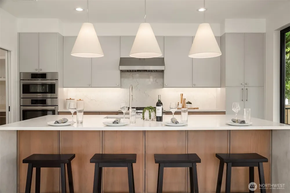 6214 40th Avenue NE Seattle, WA 98115