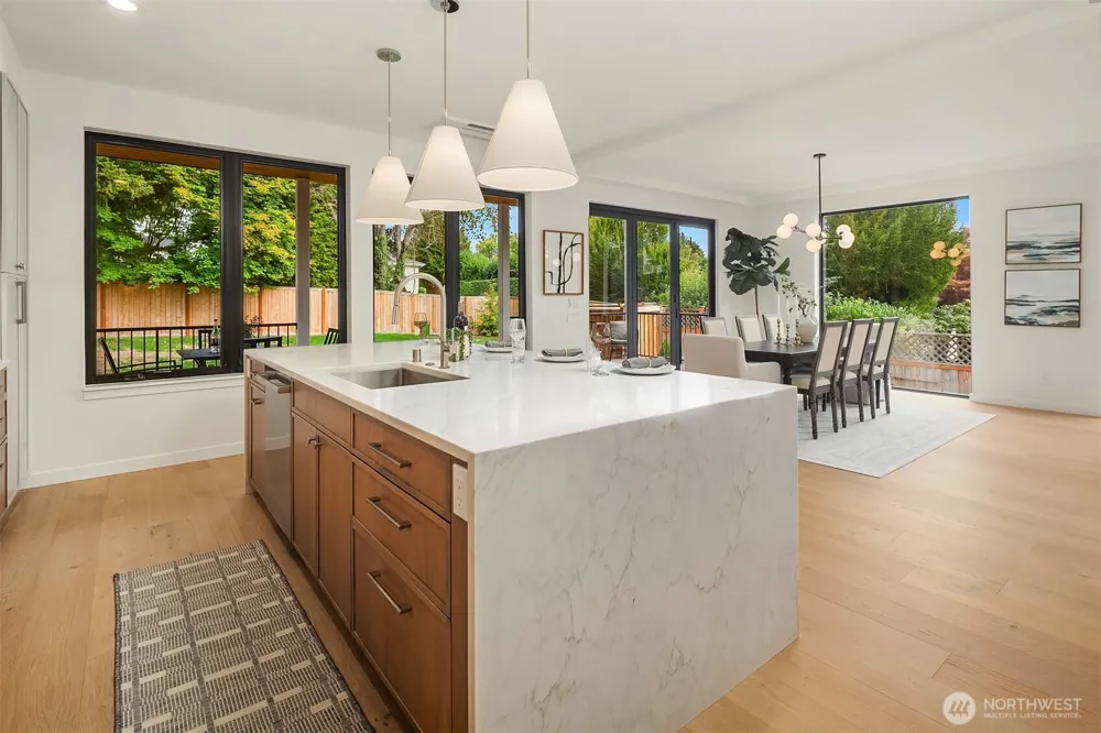 6214 40th Avenue NE Seattle, WA 98115