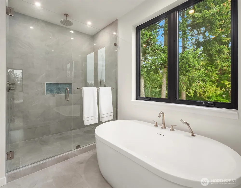 6214 40th Avenue NE Seattle, WA 98115