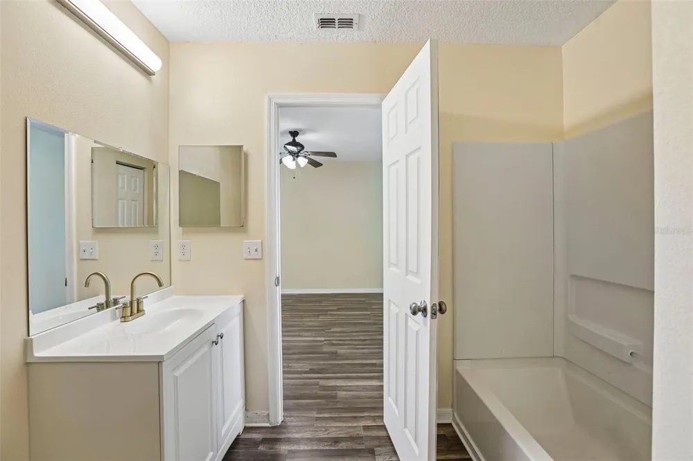 2520 COLONY REED LANE Clearwater, FL 33763
