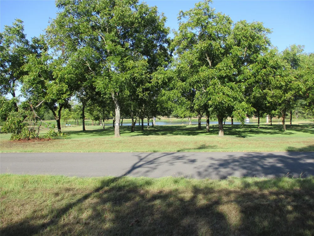 160 Rains County Road 2181 Emory, TX 75440
