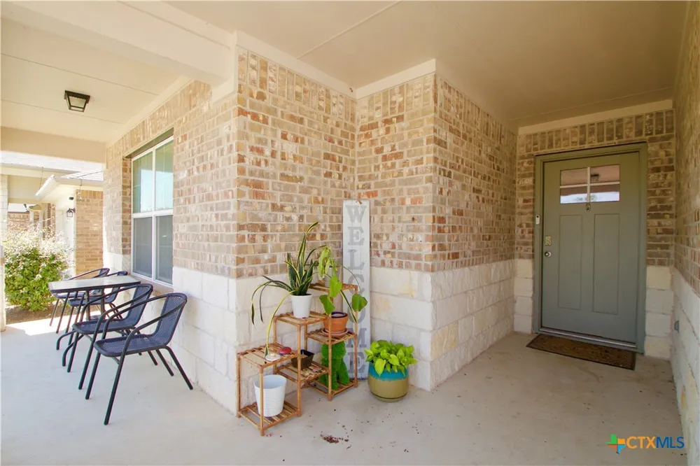 105 Harlan Drive Hutto, TX 78634