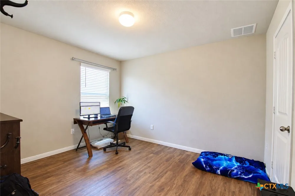 105 Harlan Drive Hutto, TX 78634