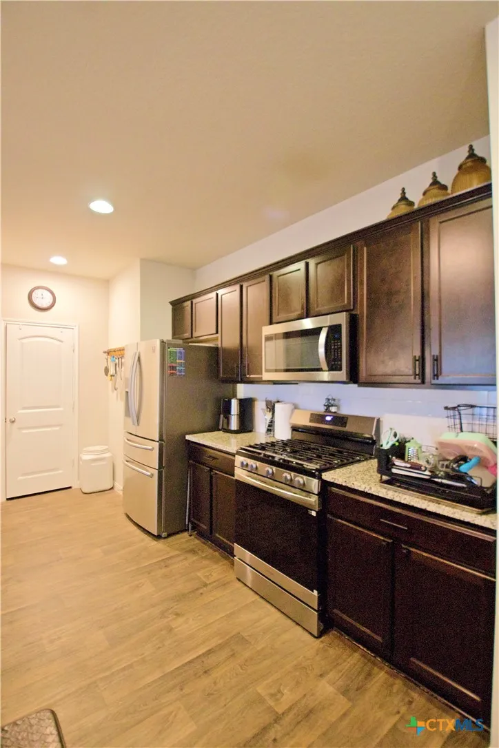 105 Harlan Drive Hutto, TX 78634
