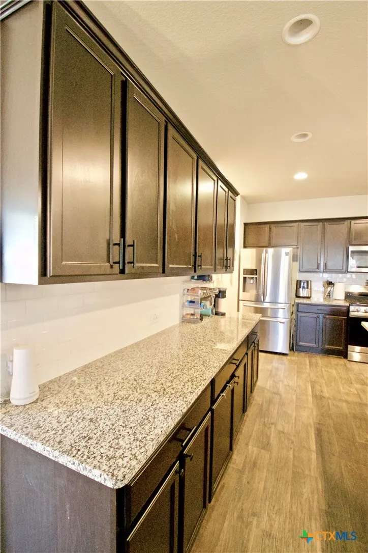 105 Harlan Drive Hutto, TX 78634
