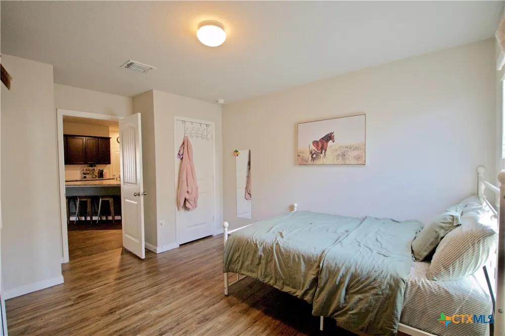 105 Harlan Drive Hutto, TX 78634