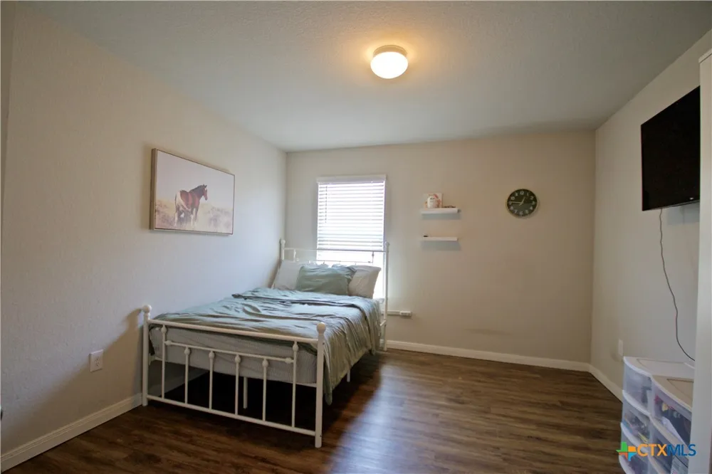 105 Harlan Drive Hutto, TX 78634