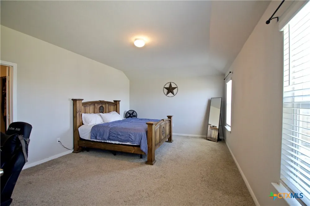 105 Harlan Drive Hutto, TX 78634