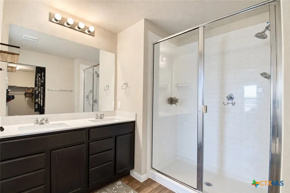 105 Harlan Drive Hutto, TX 78634