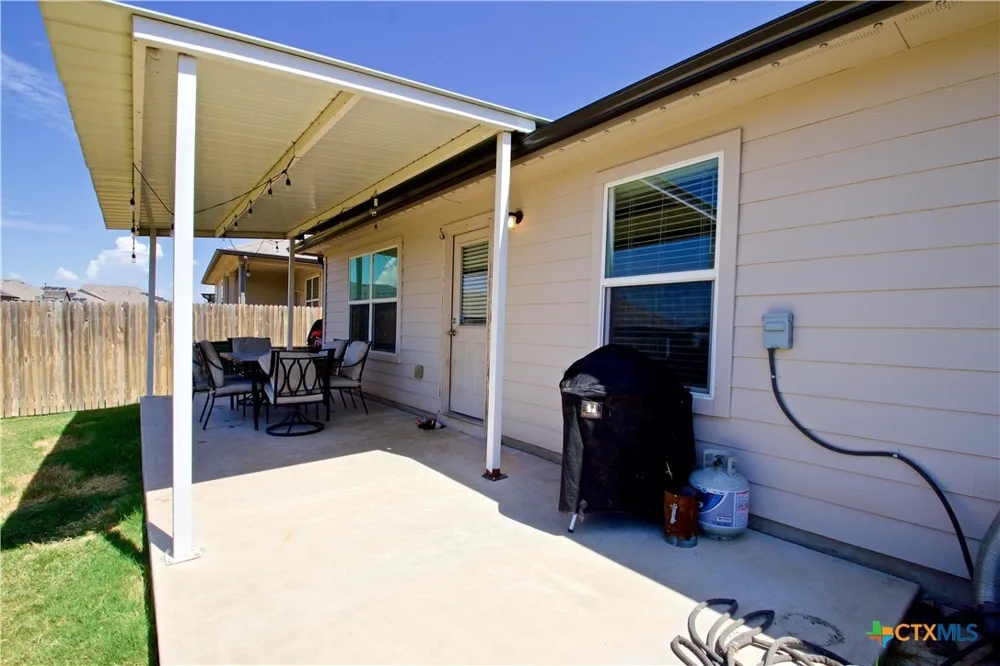 105 Harlan Drive Hutto, TX 78634