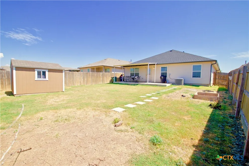 105 Harlan Drive Hutto, TX 78634