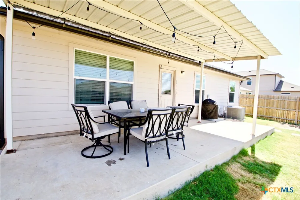 105 Harlan Drive Hutto, TX 78634