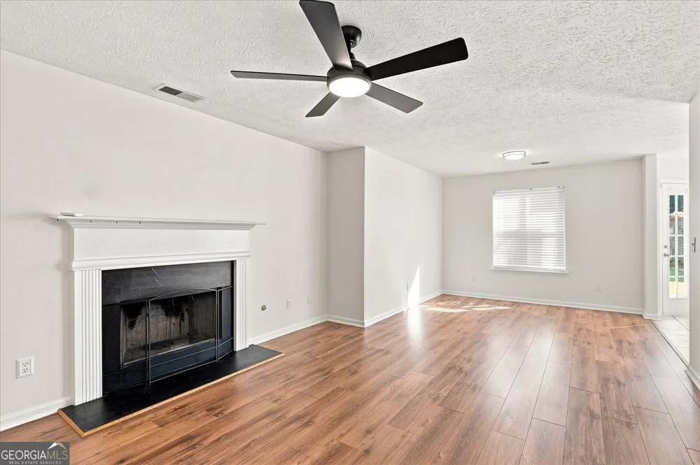 2928 Noah DR Acworth, GA 30101