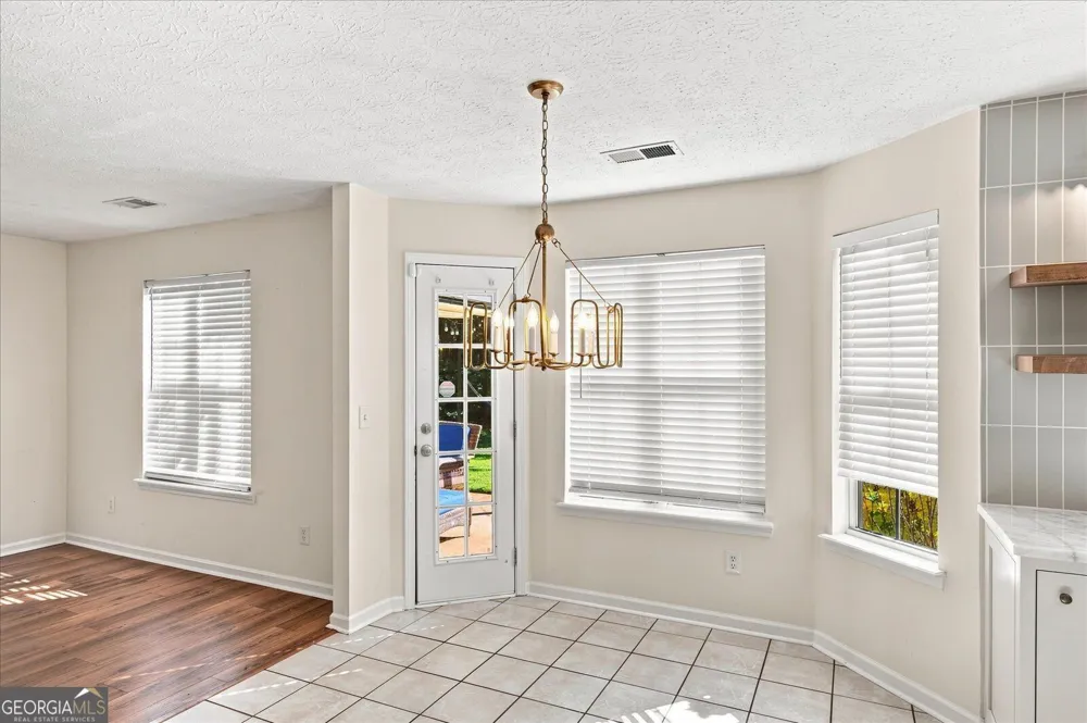 2928 Noah DR Acworth, GA 30101
