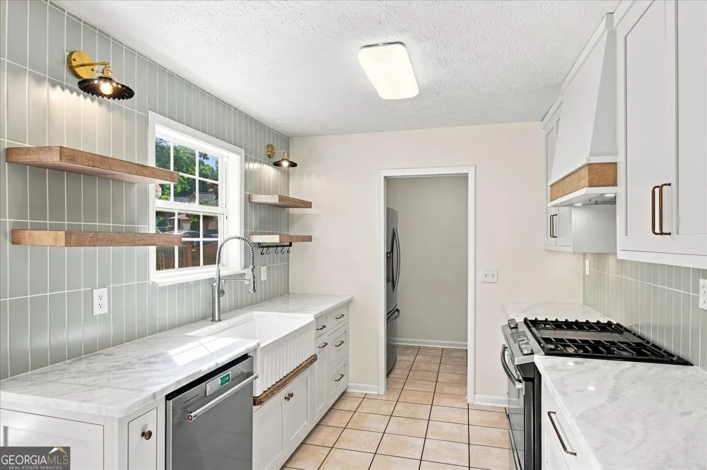 2928 Noah DR Acworth, GA 30101